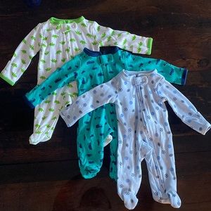 NWOT. SimpleJoys by Carter’s zip up sleep and play.